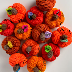 Crocheted Glassy-Lanterns