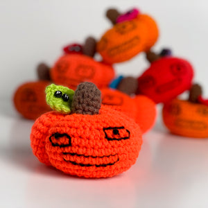 Crocheted Glassy-Lanterns